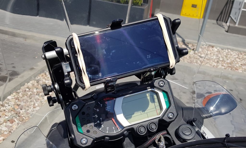 Smartfon jako nawigacja motocyklowa